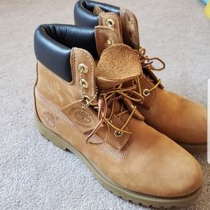 Women's size 8 Timberland boots
